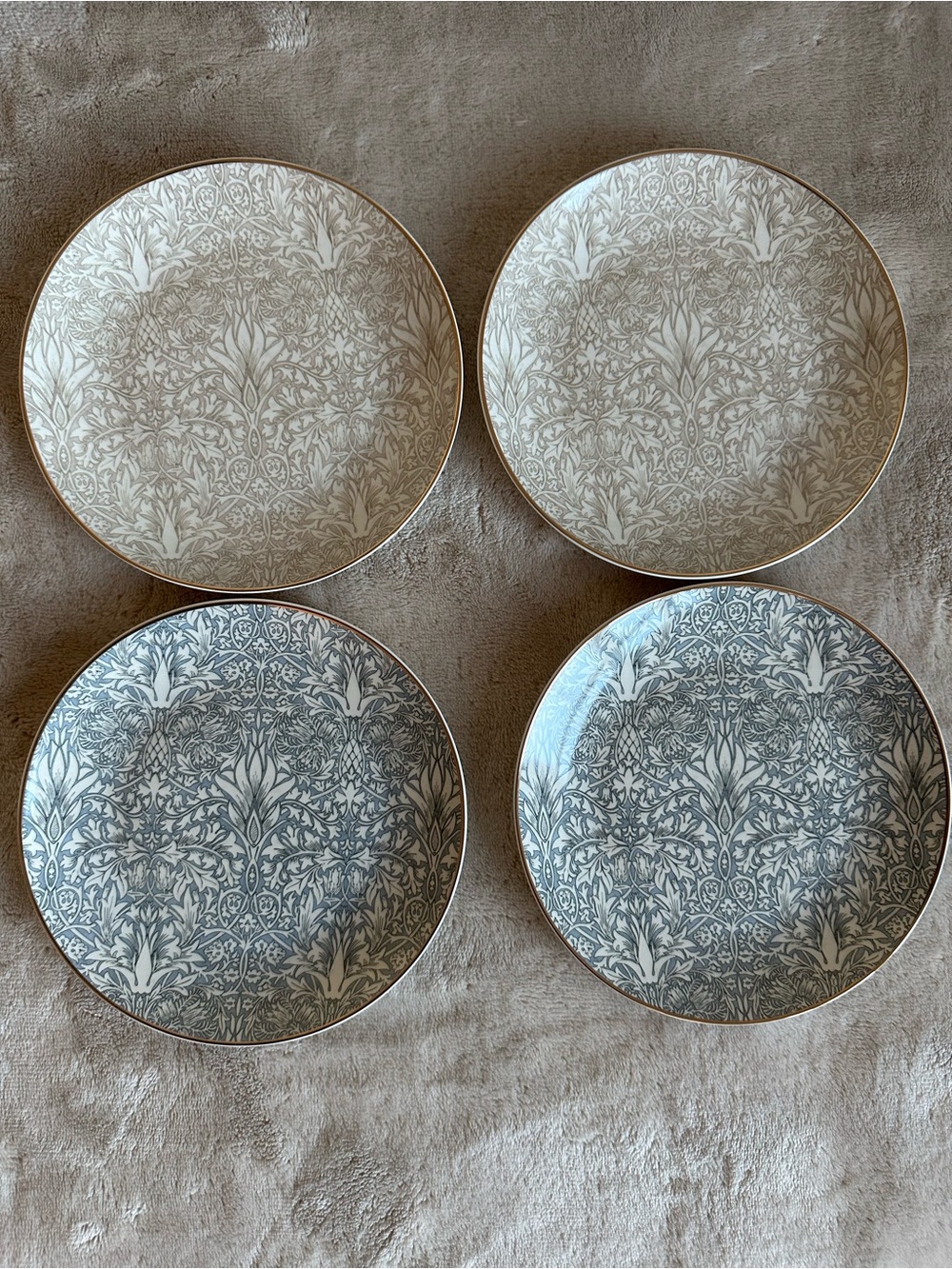 Morris & Co. Set of 4 Blue Cream Floral Pattern Plates